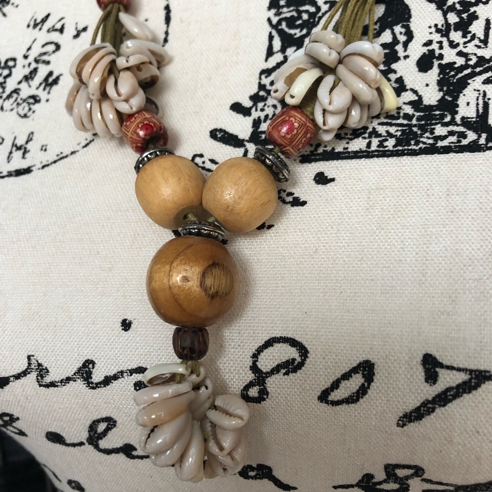 Seashell Chunky Statement Necklace - image 2